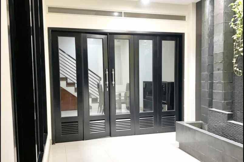 dijual rumah pondok gede