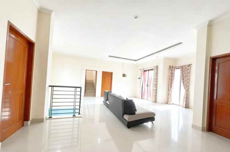 dijual rumah pondok gede