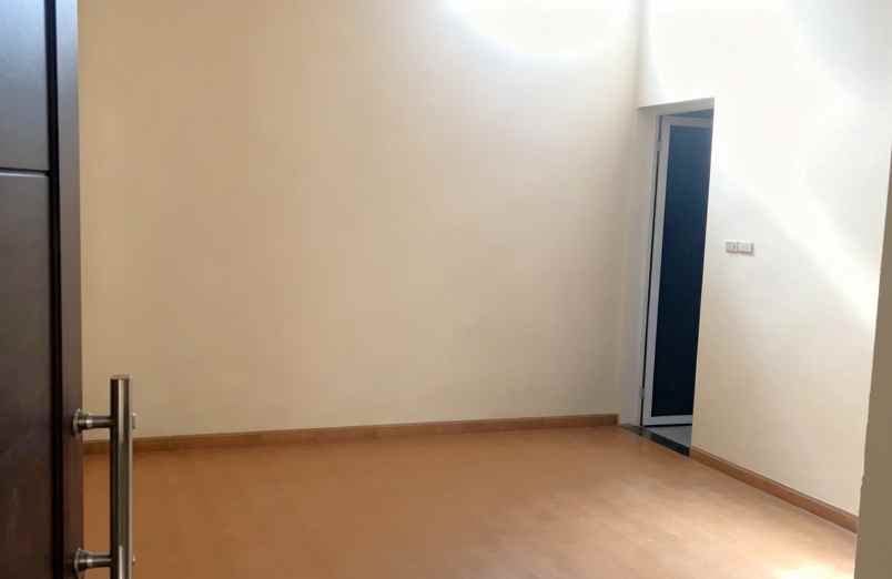 dijual rumah pondok gede