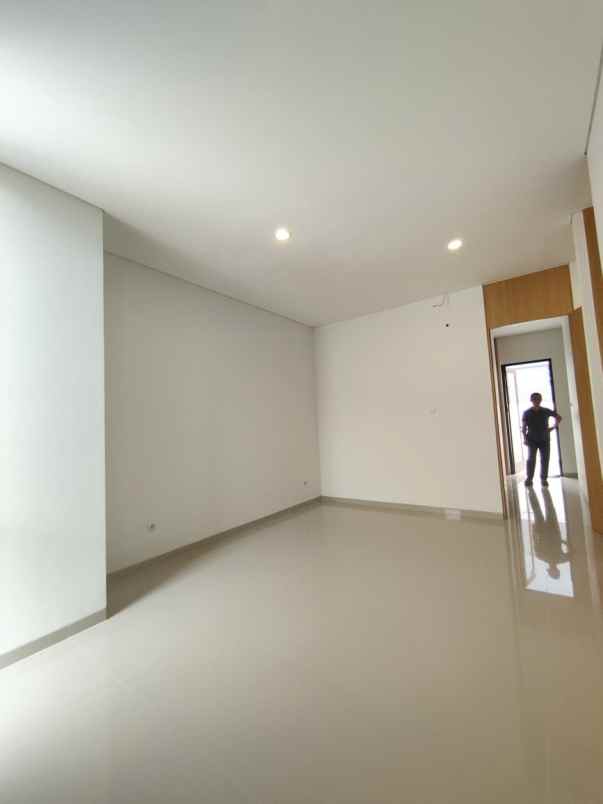 dijual rumah pondok kelapa