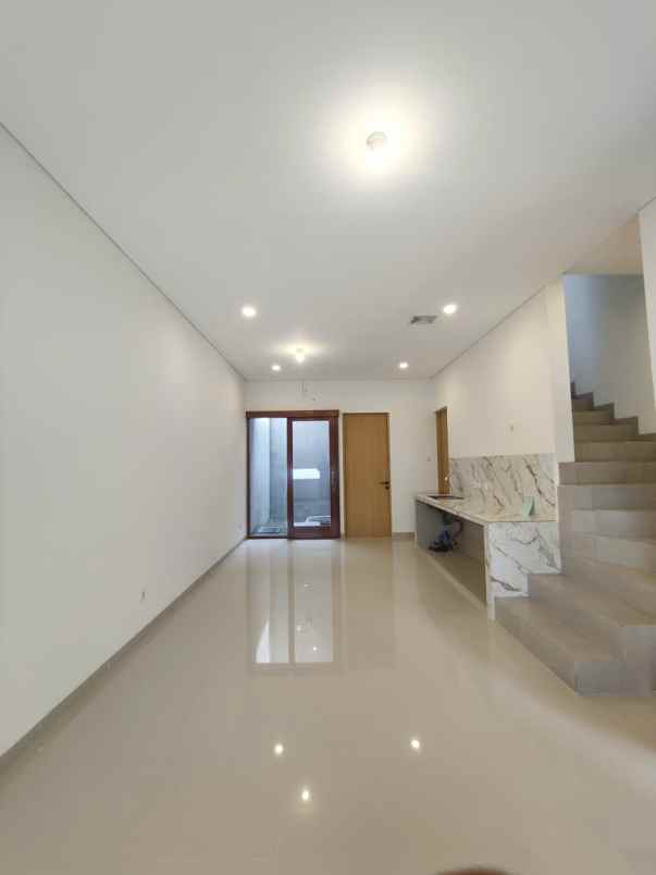 dijual rumah pondok kelapa