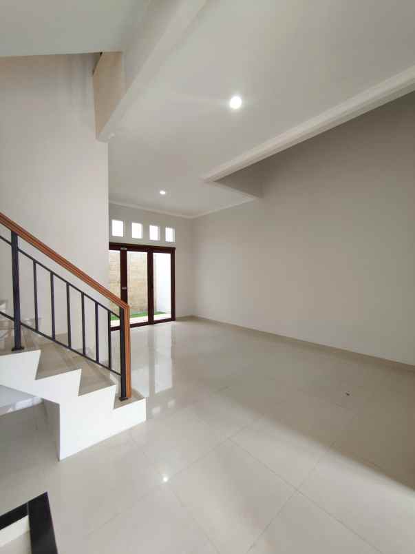 dijual rumah pondok kelapa jaktim