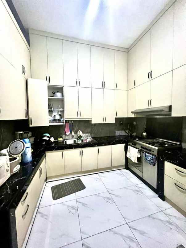 dijual rumah pondok pinang