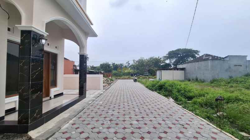 dijual rumah potorono kec banguntapan