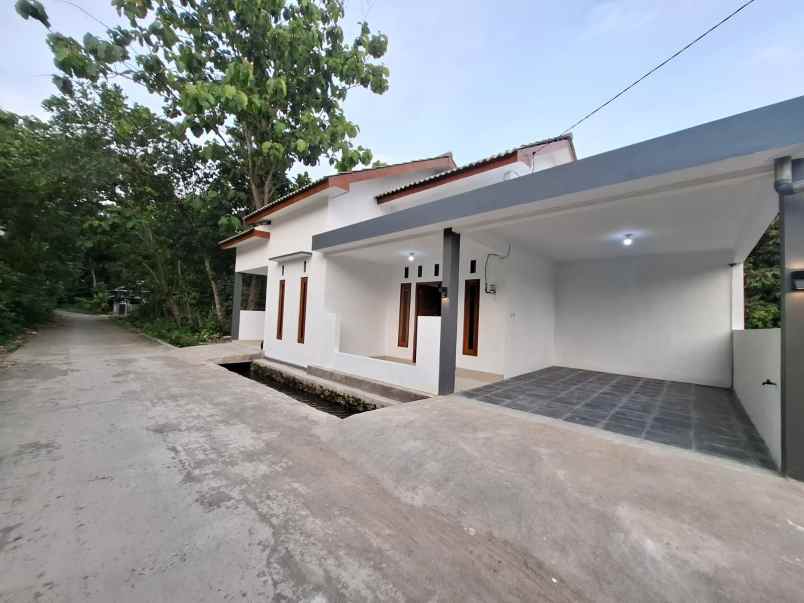 dijual rumah prambanan