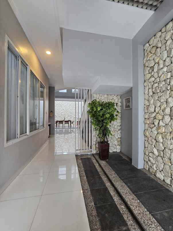 dijual rumah pulo asem