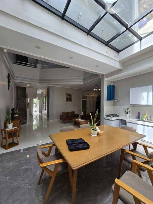 dijual rumah pulo asem