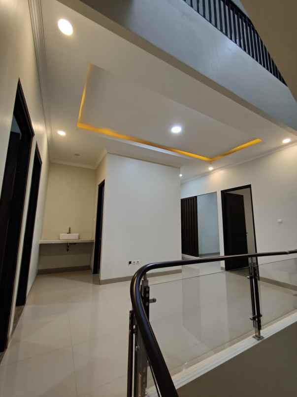 dijual rumah pulo asem