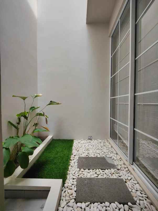 dijual rumah puri galaxy