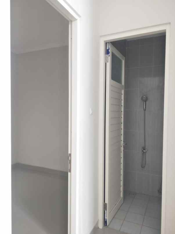 dijual rumah puri safira regency