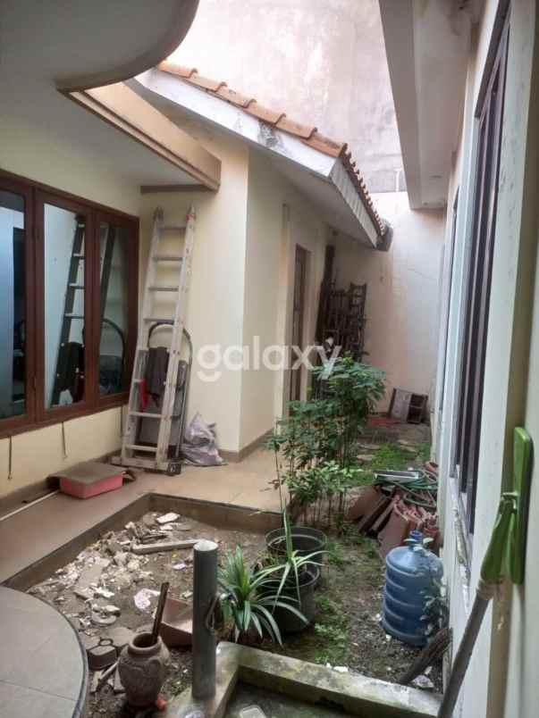 dijual rumah puri surya jaya