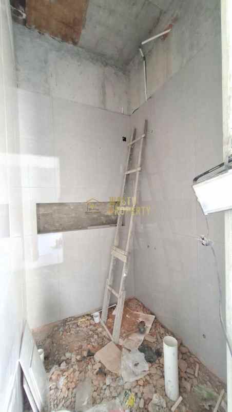 dijual rumah purwomartani