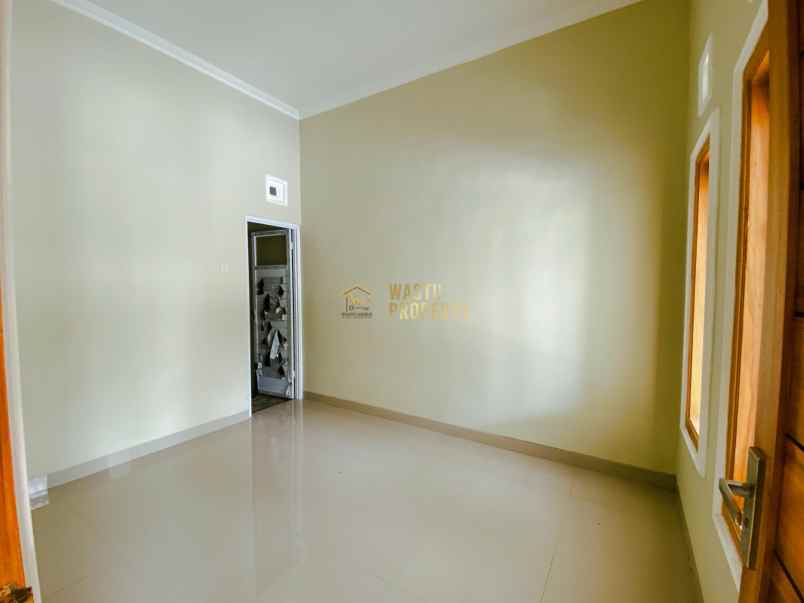 dijual rumah purwomartani