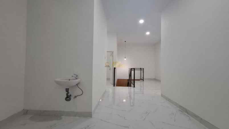 dijual rumah purwomartani