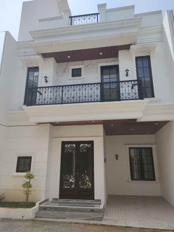 Rumah Mewah 2 Lantai Siap Huni Murah Dekat Tol Sawangandepok