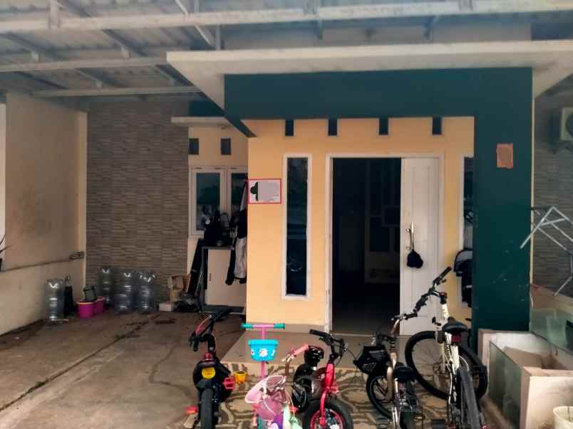 dijual rumah ratu jaya cipayung depok
