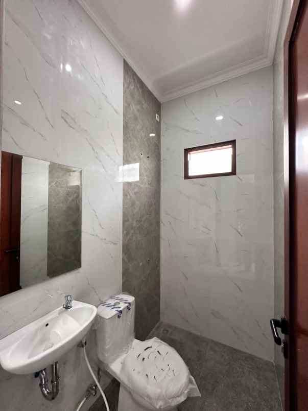 dijual rumah rawa bambu