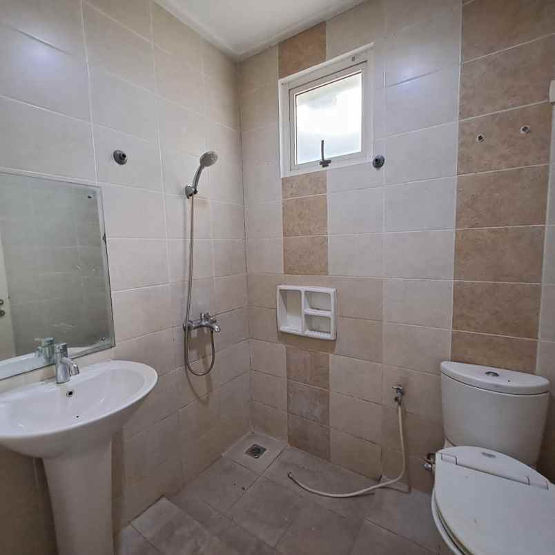 dijual rumah residence one