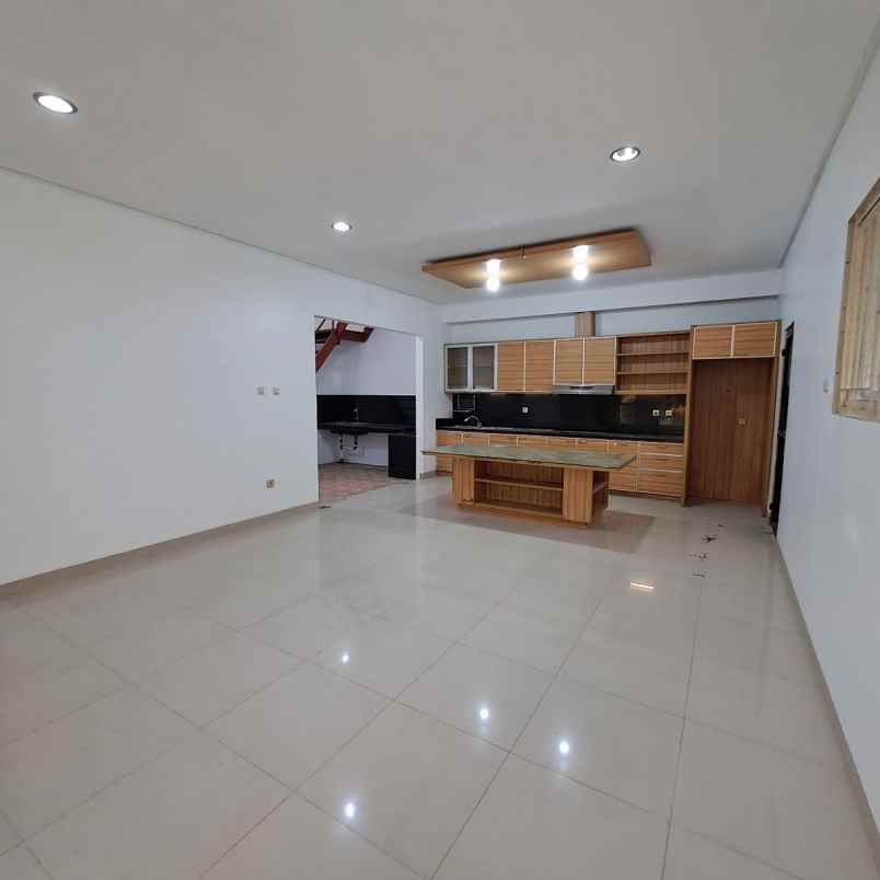 dijual rumah residence one