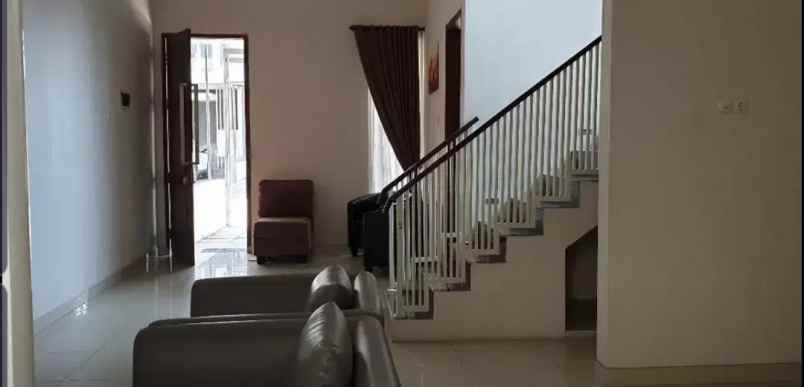 dijual rumah royal residence