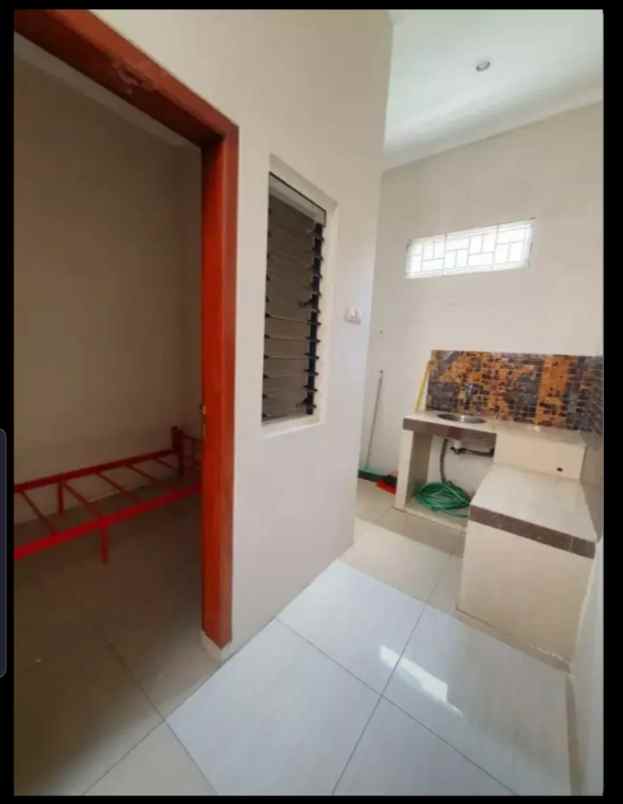 dijual rumah royal residence