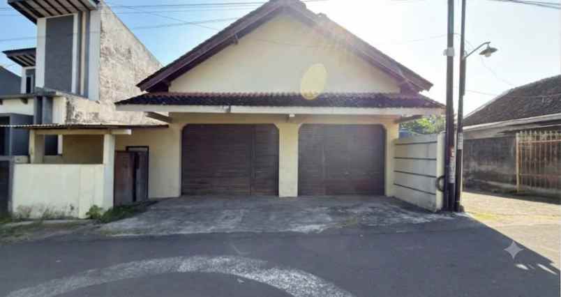 dijual rumah rs atturots