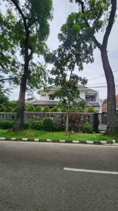 dijual rumah rumah dekat gedung sate