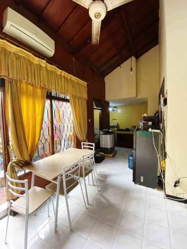 dijual rumah rungkut