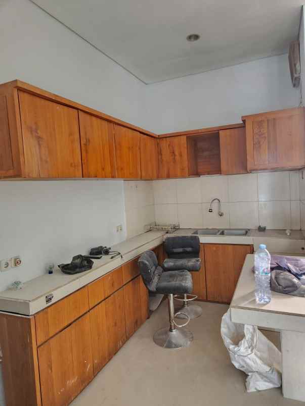 dijual rumah rungkut asri tengah