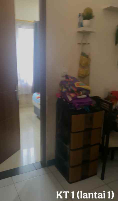 dijual rumah sawah lama ciputat