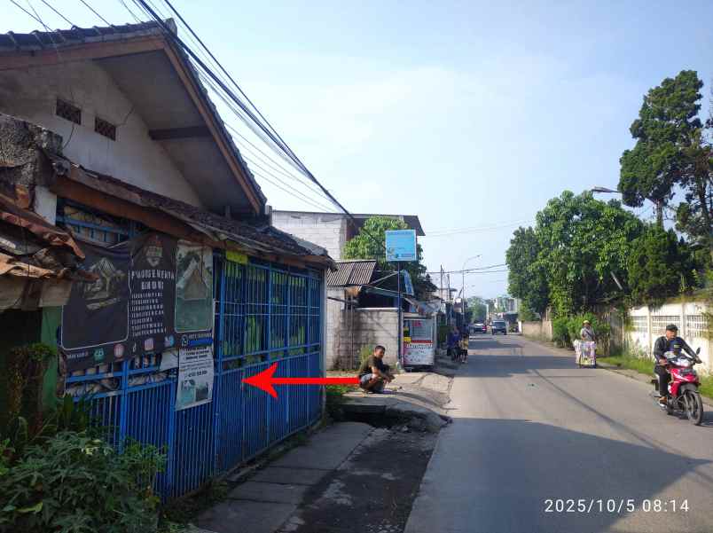 dijual rumah semi usaha lokasi strategis depan pabrik