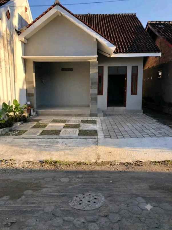 dijual rumah sendangtirto