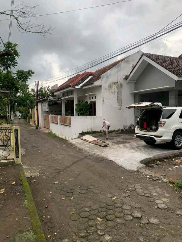 dijual rumah sendangtirto