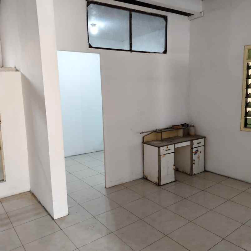 dijual rumah setro baru