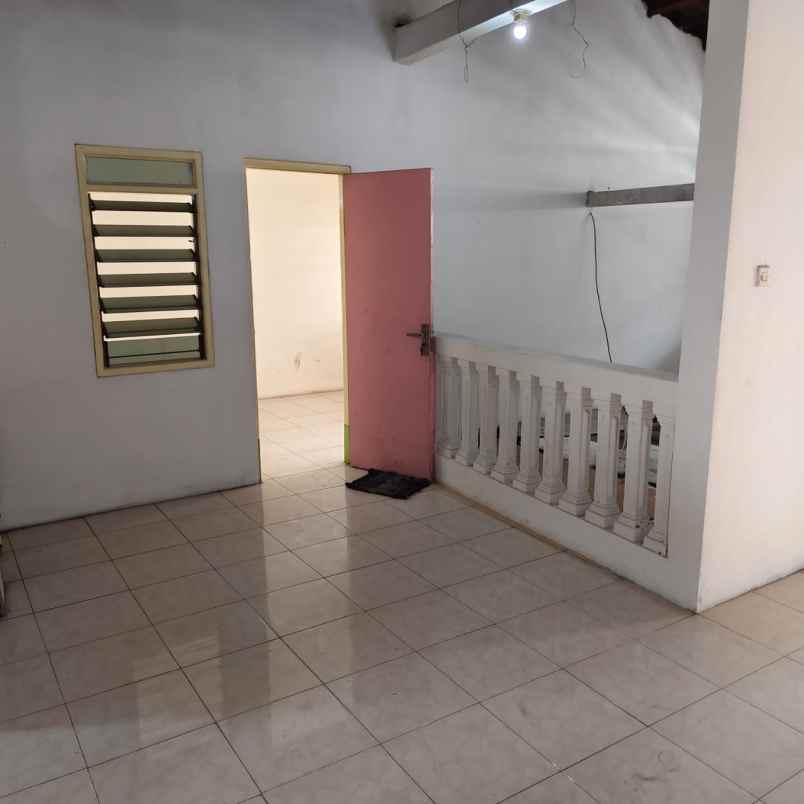 dijual rumah setro baru