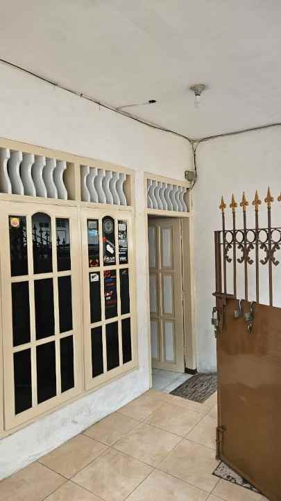 dijual rumah setro baru