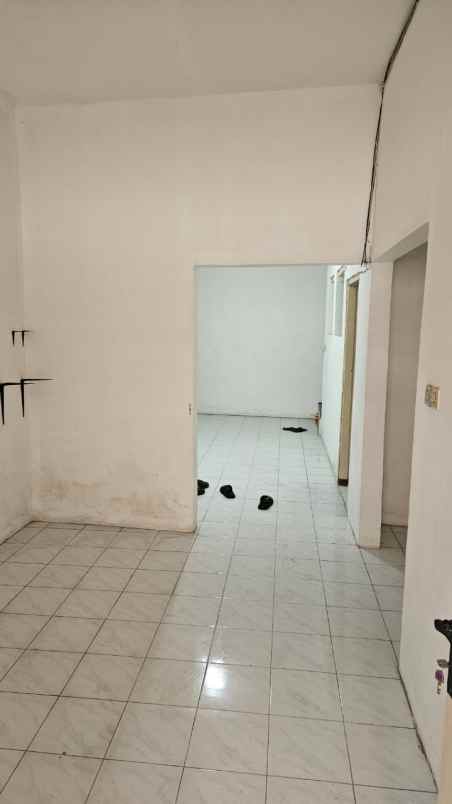 dijual rumah setro baru