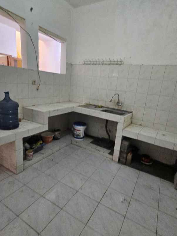 dijual rumah setro baru
