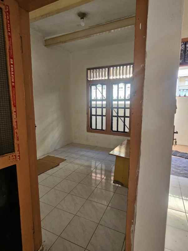 dijual rumah setro baru