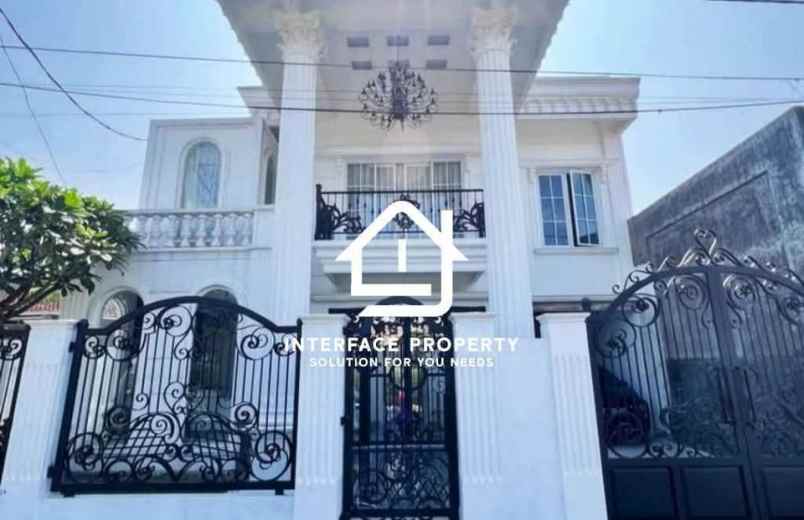 dijual rumah siap huni 3 lantai di lembang