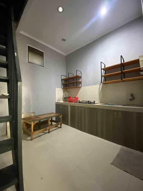 dijual rumah siap huni di metland transyogi