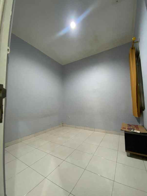 dijual rumah siap huni di metland transyogi