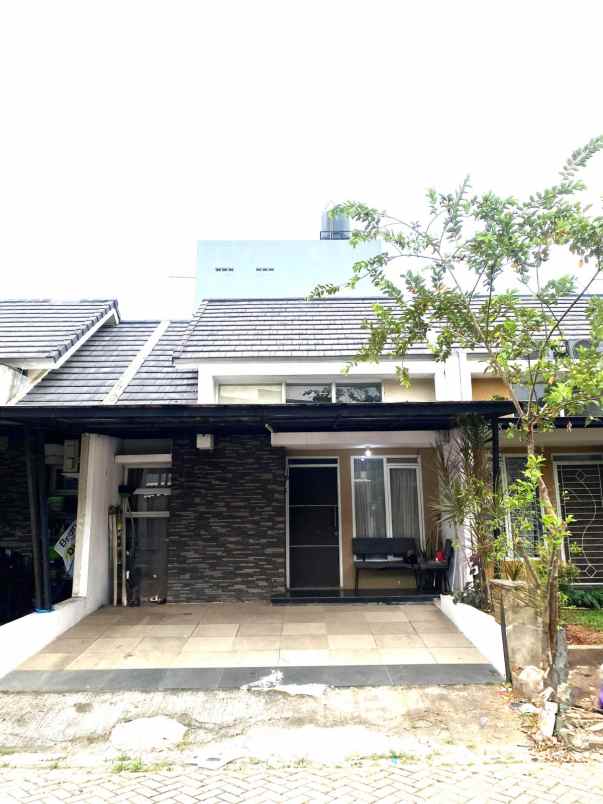 dijual rumah siap huni di metland transyogi