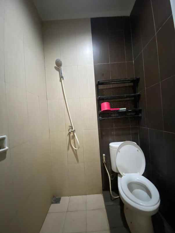 dijual rumah siap huni di metland transyogi