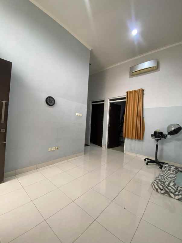 dijual rumah siap huni di metland transyogi