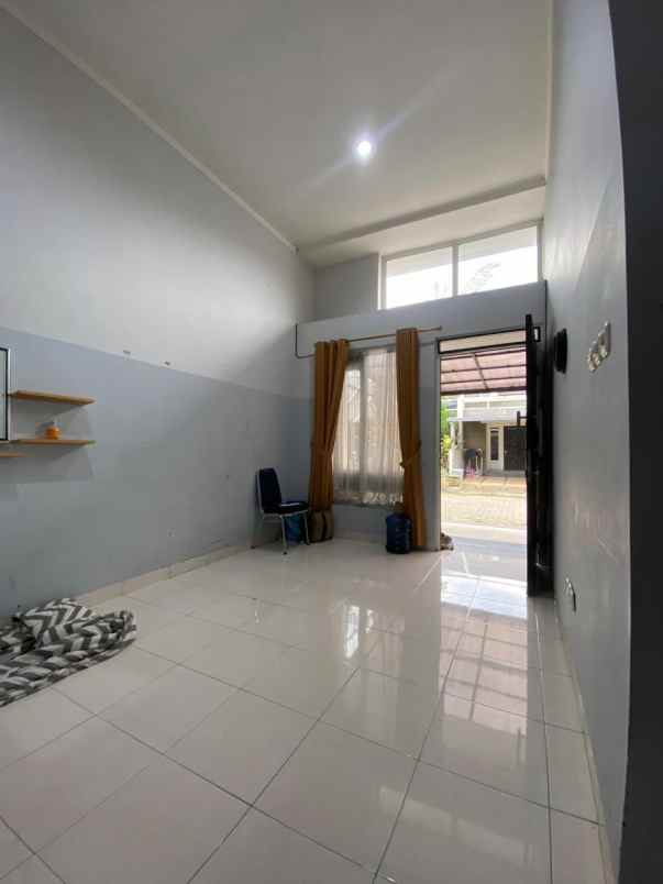 dijual rumah siap huni di metland transyogi