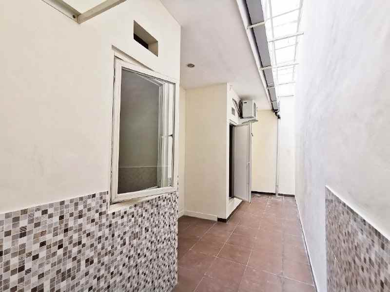 dijual rumah siap huni puri surya jaya valencia icon