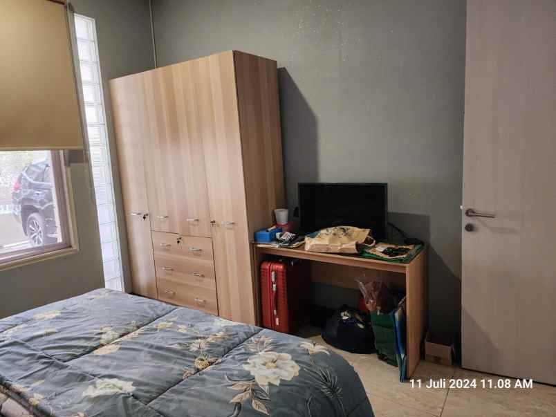 dijual rumah simpang darmo permai selatan