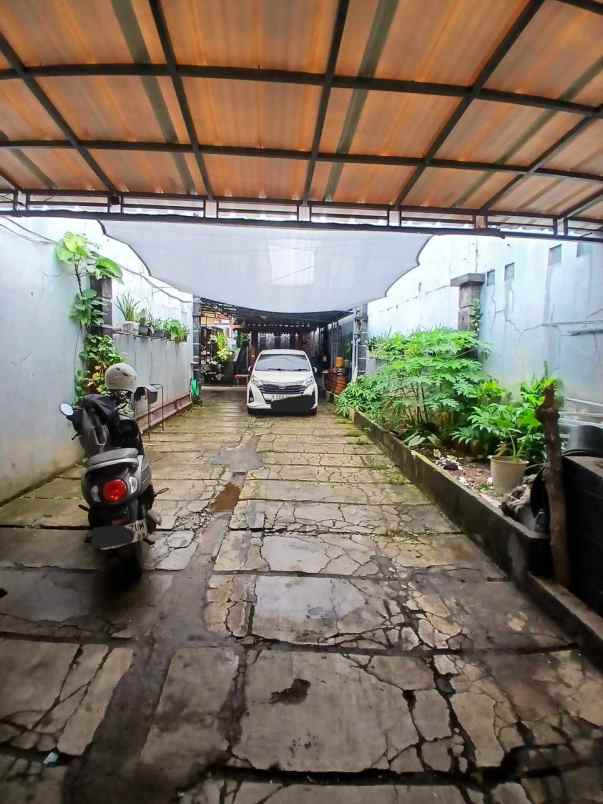 dijual rumah srengseng sawah