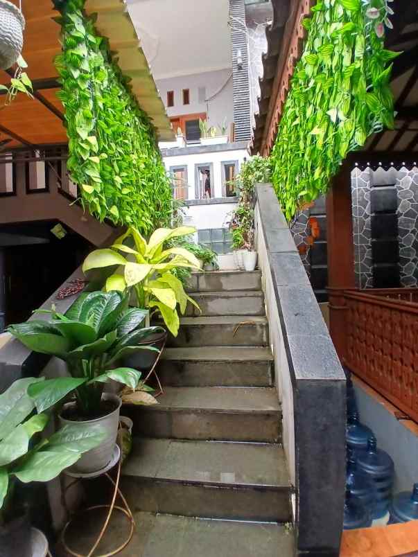 dijual rumah srengseng sawah